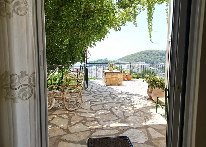 Janakis Daire Himarë