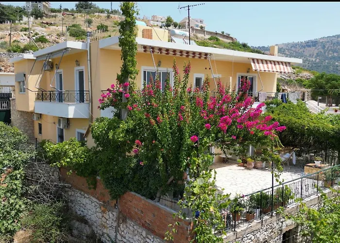 Daire Janakis Himarë